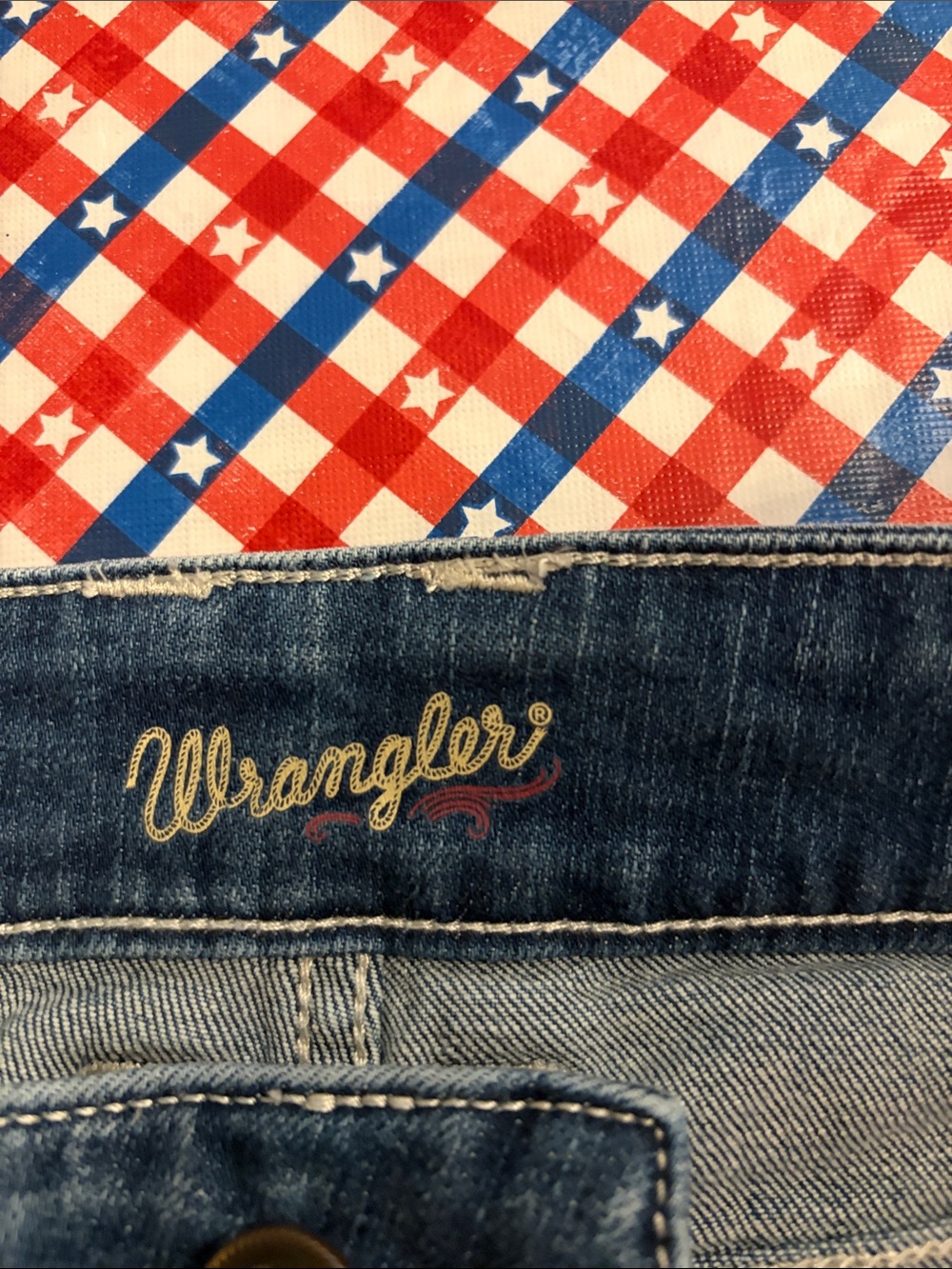 Women’s Wrangler Denim Shorts Size 31 - Picture 4 of 5